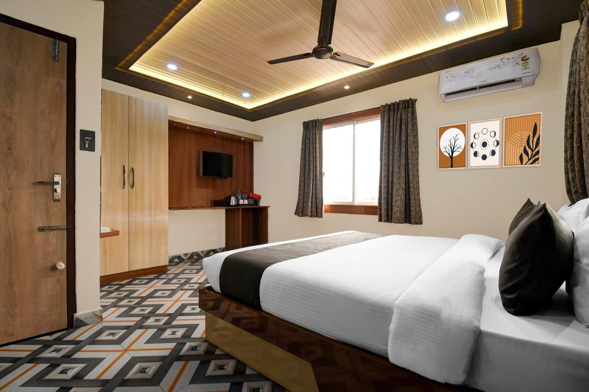 Hotel Super Collection O Sea Formerly Bb Palace