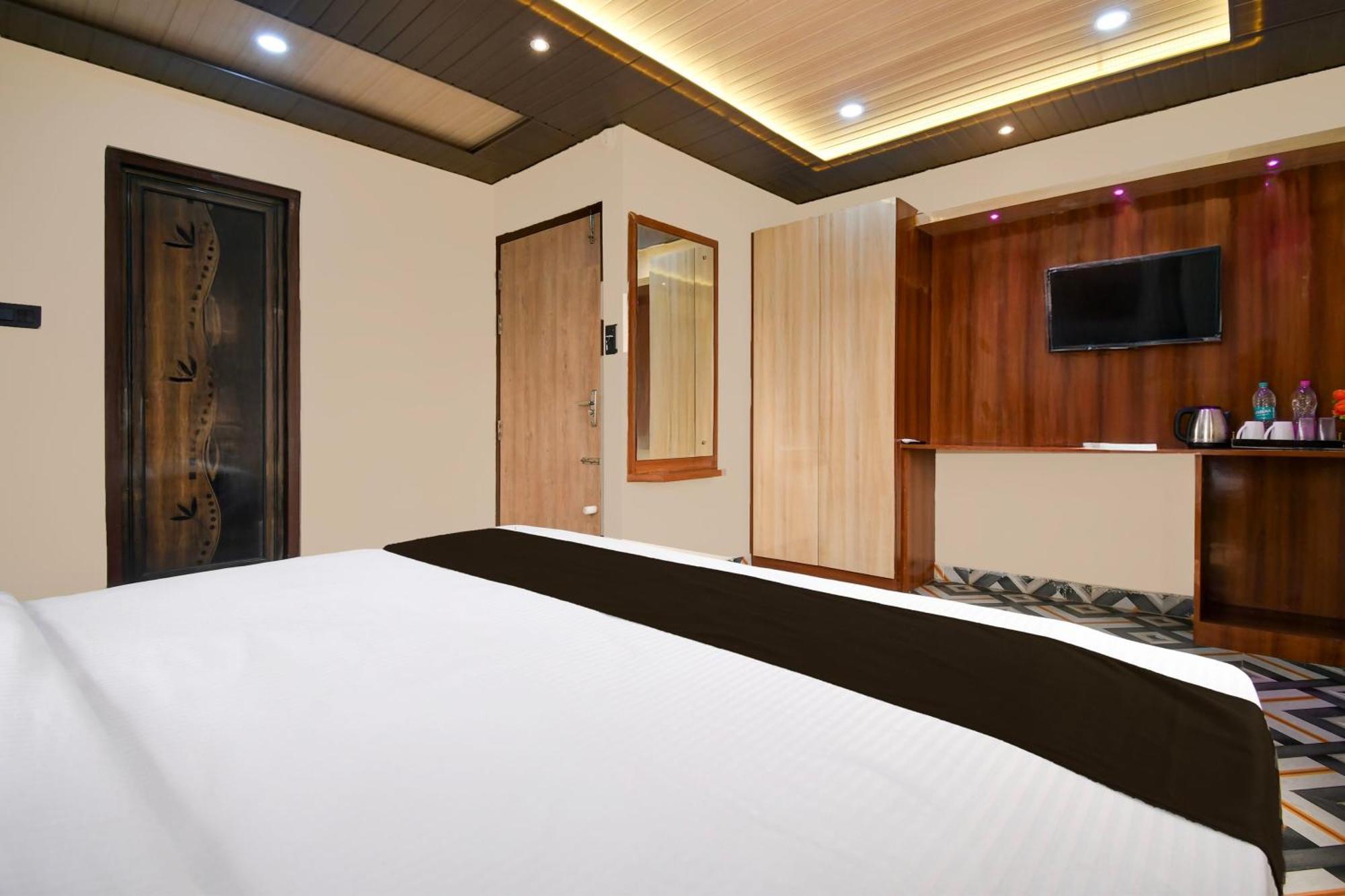 Hotel Super Collection O Sea Formerly Bb Palace 3*